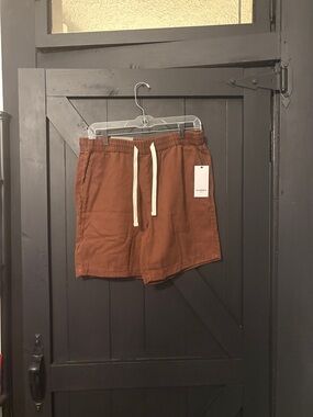 Goodfellow & Co Rust Drawstring Athletic Shorts with Cream Tie